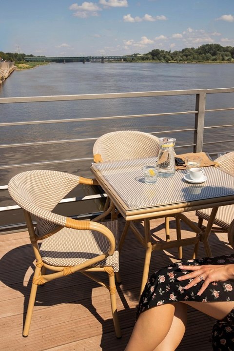 King Home Krzesło ogrodowe CAFE BISTRO PARIS ARM beżowe rattan