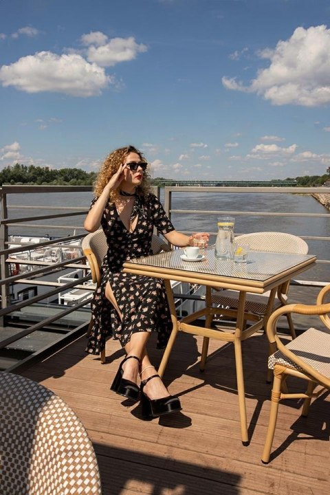 King Home Krzesło ogrodowe CAFE BISTRO PARIS ARM beżowe rattan