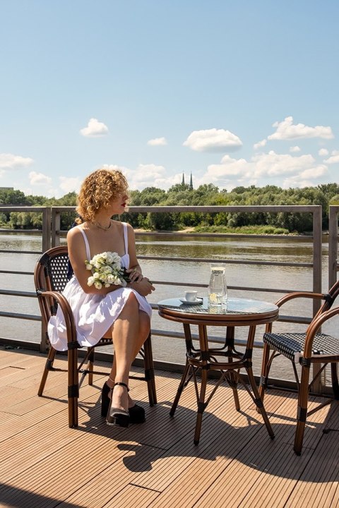 King Home Krzesło ogrodowe CAFE PARIS ARM brązowe rattan