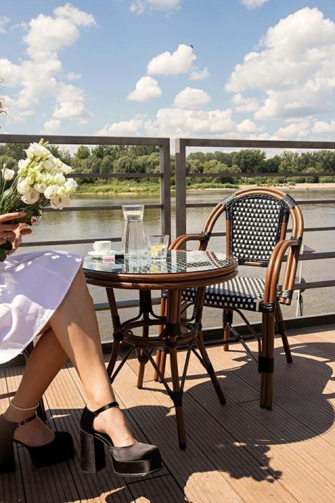 King Home Krzesło ogrodowe CAFE PARIS ARM brązowe rattan